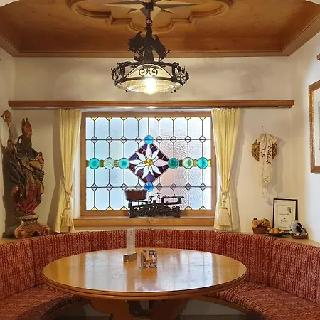 Hotel-restaurant Edelweiß فندق مبيت وإفطار