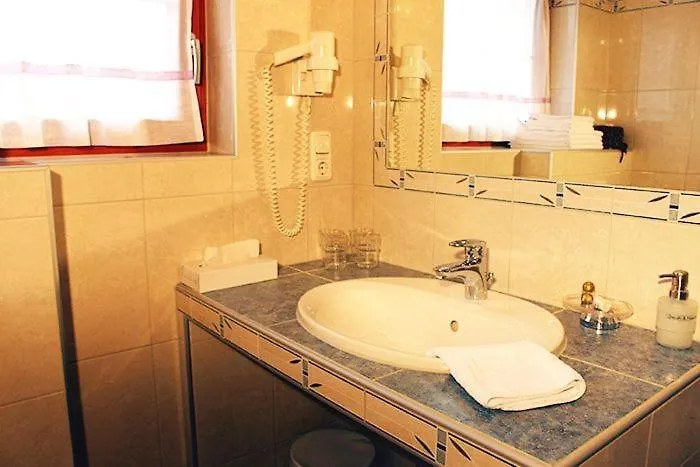 Hotel Edelweiß Garni - 4*