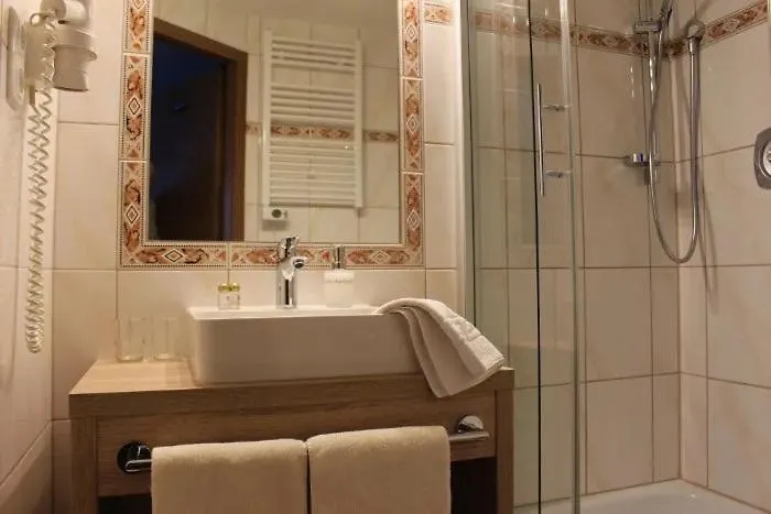 Hotel Edelweiß Garni - 4*