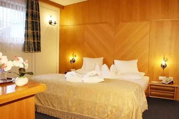 Hotel Edelweiß Garni - Berwang