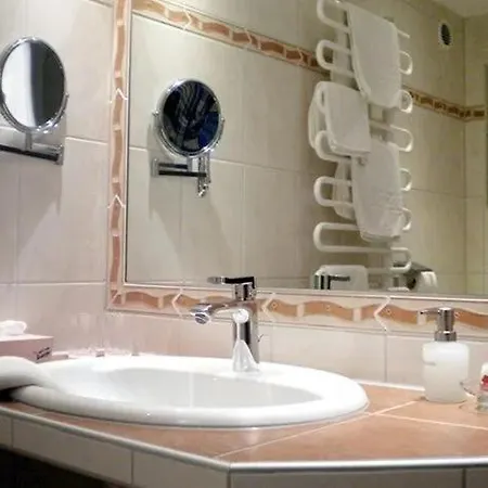 Edelweiß Garni 4* بيروانغ
