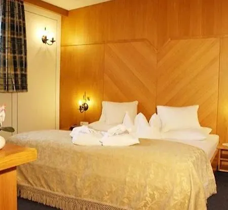 Отель Edelweiß Garni - Берванг