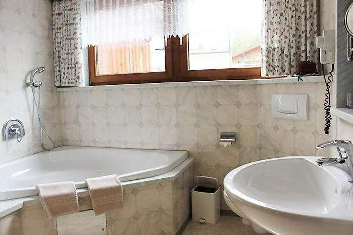 Hotel Edelweiß Garni - Berwang