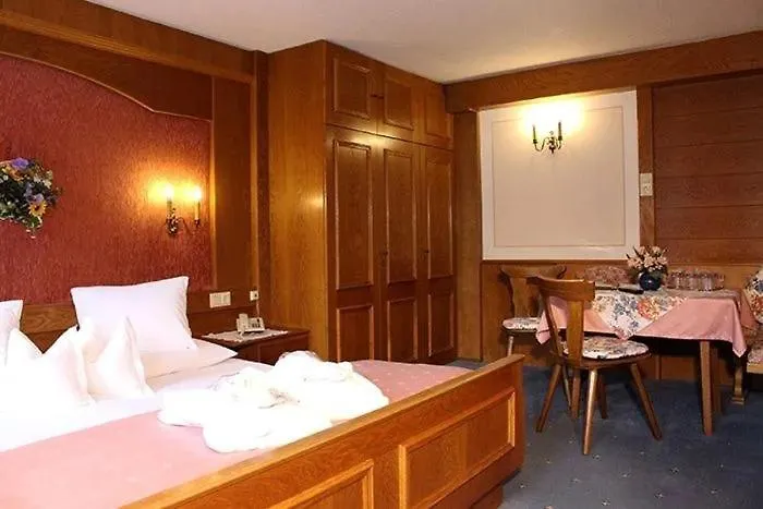 Edelweiß Garni - 4* Berwang